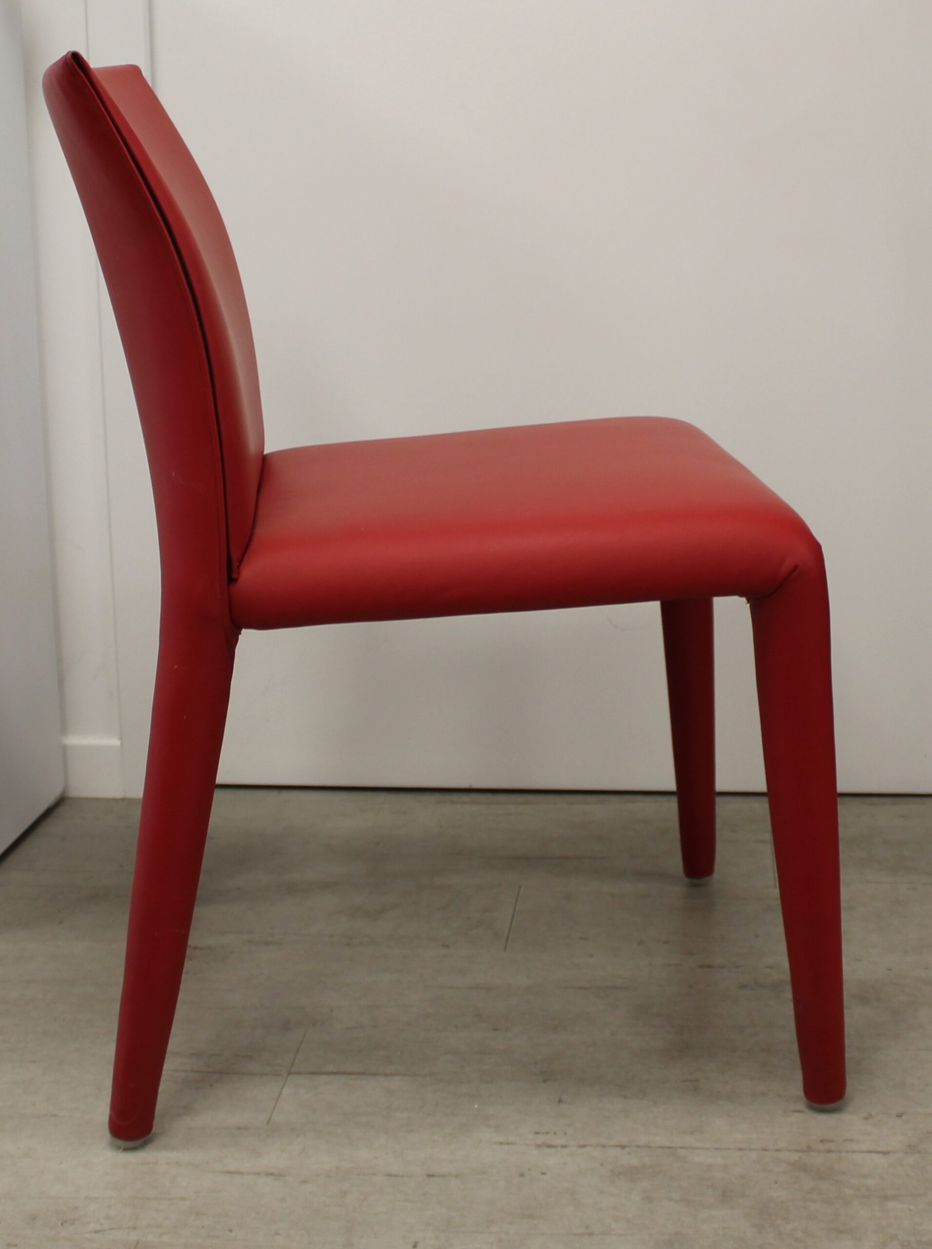 Chaise-cuir rouge1 Vol au vent-Designer-Mario Bellini-Occasion 1ère catégorie