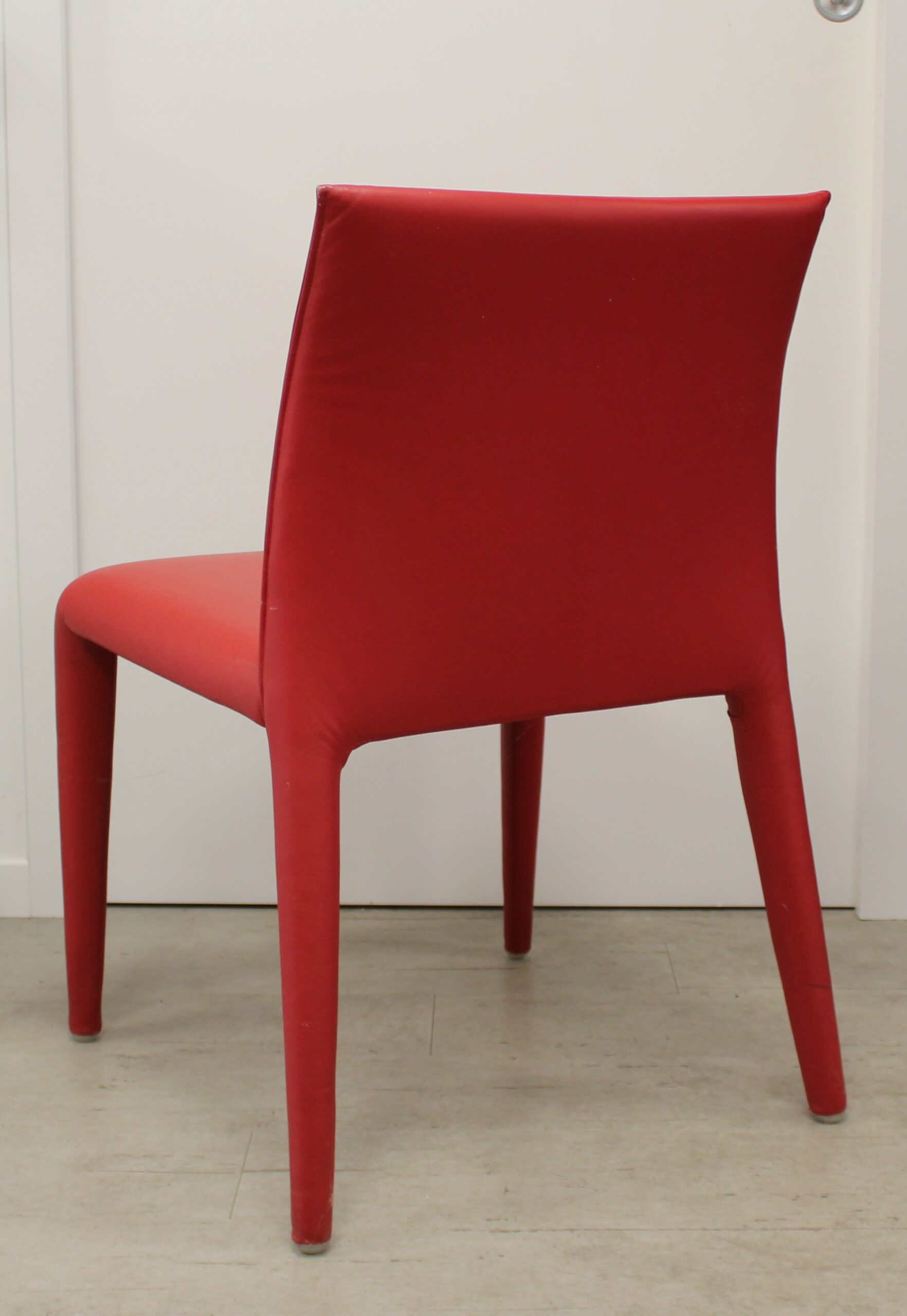 Chaise-cuir1 rouge Vol au vent - Designer-Mario Bellini-Occasion 1ère catégorie