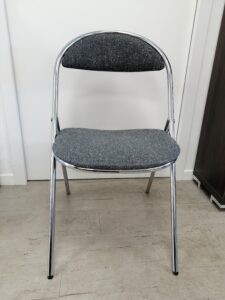 chaise-pliante-tissu-gris-chromee-occasion