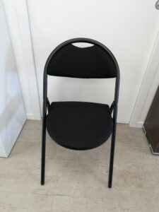 chaise-pliante-tissu-noir-destockage-neuf