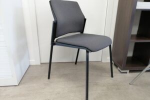 Chaise 4 pieds_EUROSIT-Tissu gris-Occasion 1ère catégorie