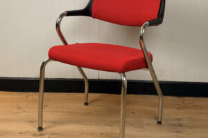 Chaise 4 pieds de SEDUS