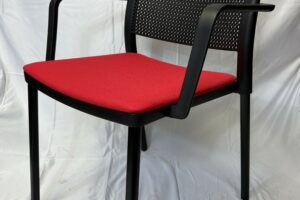 chaise kool rouge