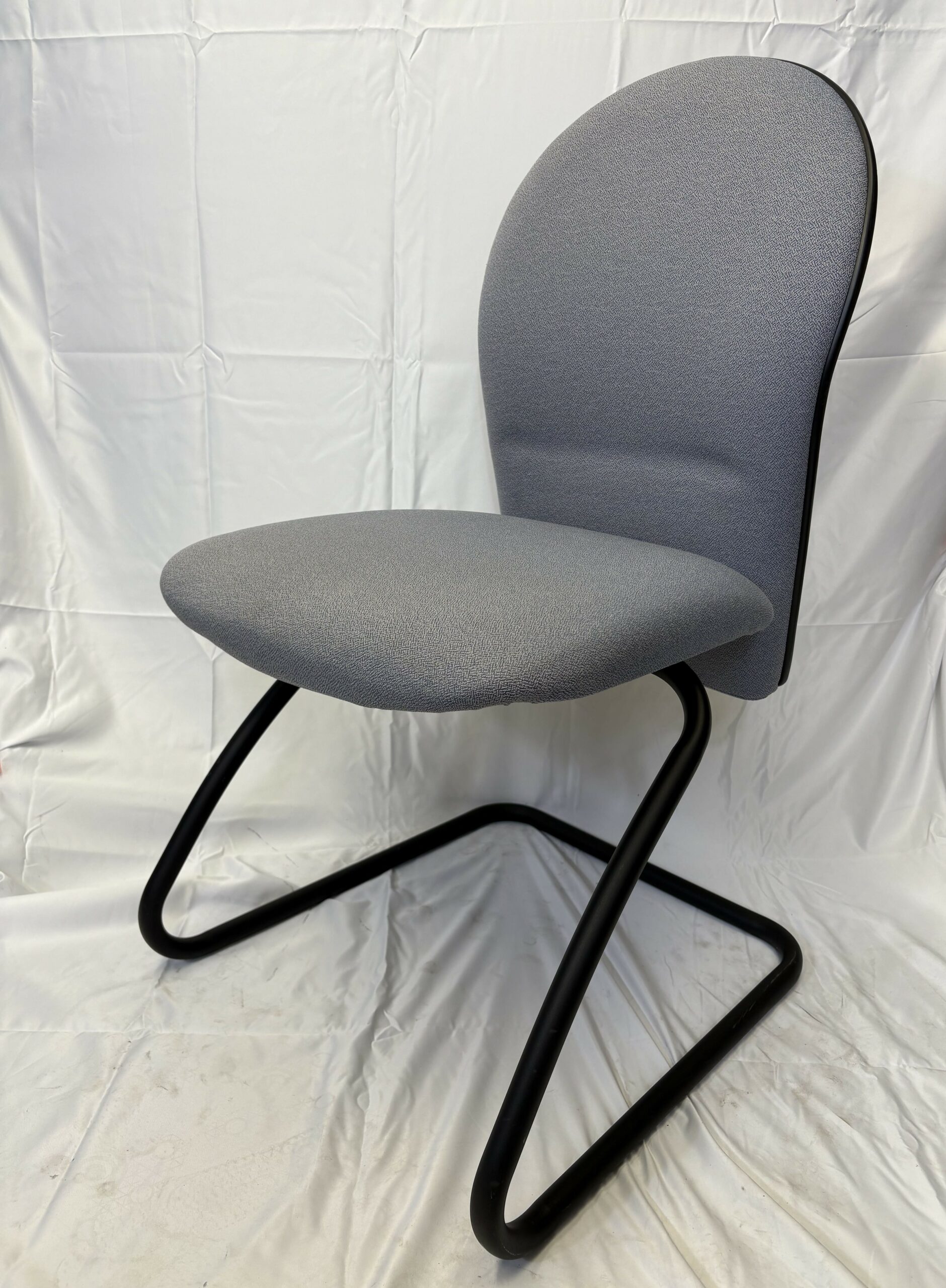 CHAISE LUGE TISSU GRIS