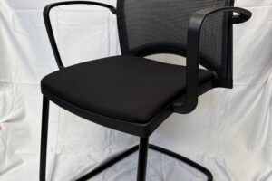 CHAISE LUGE NOIR RESILLE