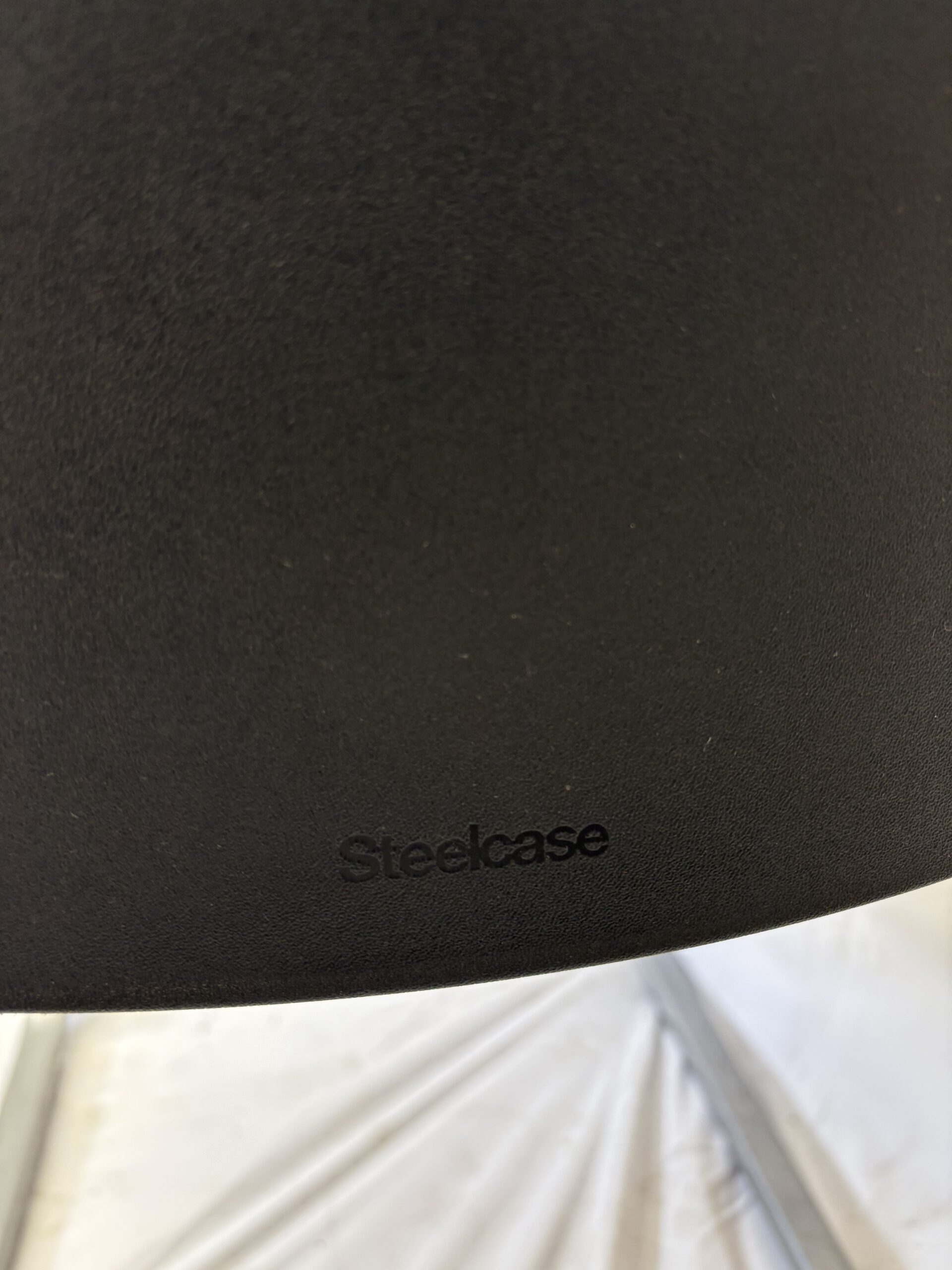 CHAISE LUGE STEELCASE