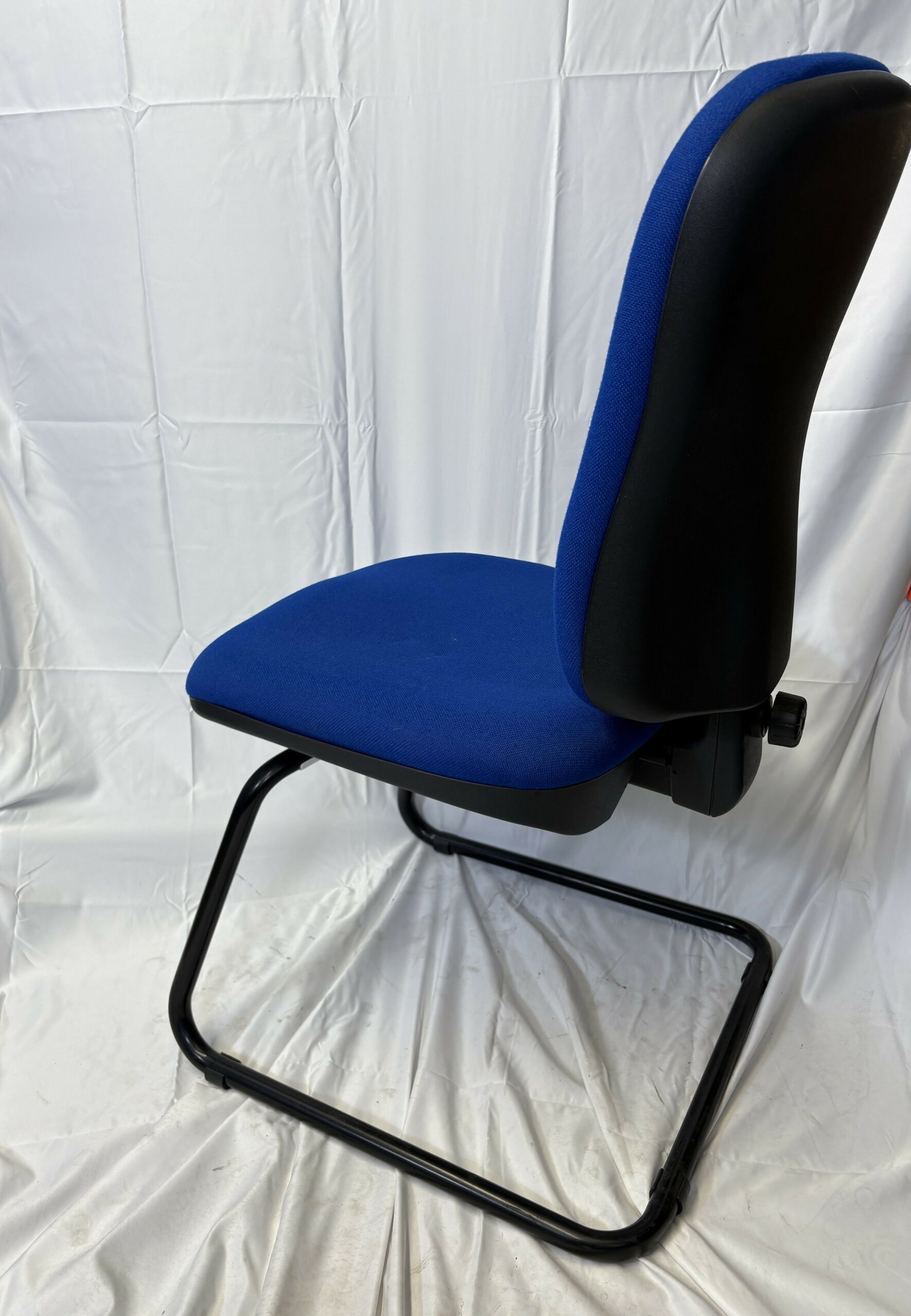 CHAISE LUGE BLEU