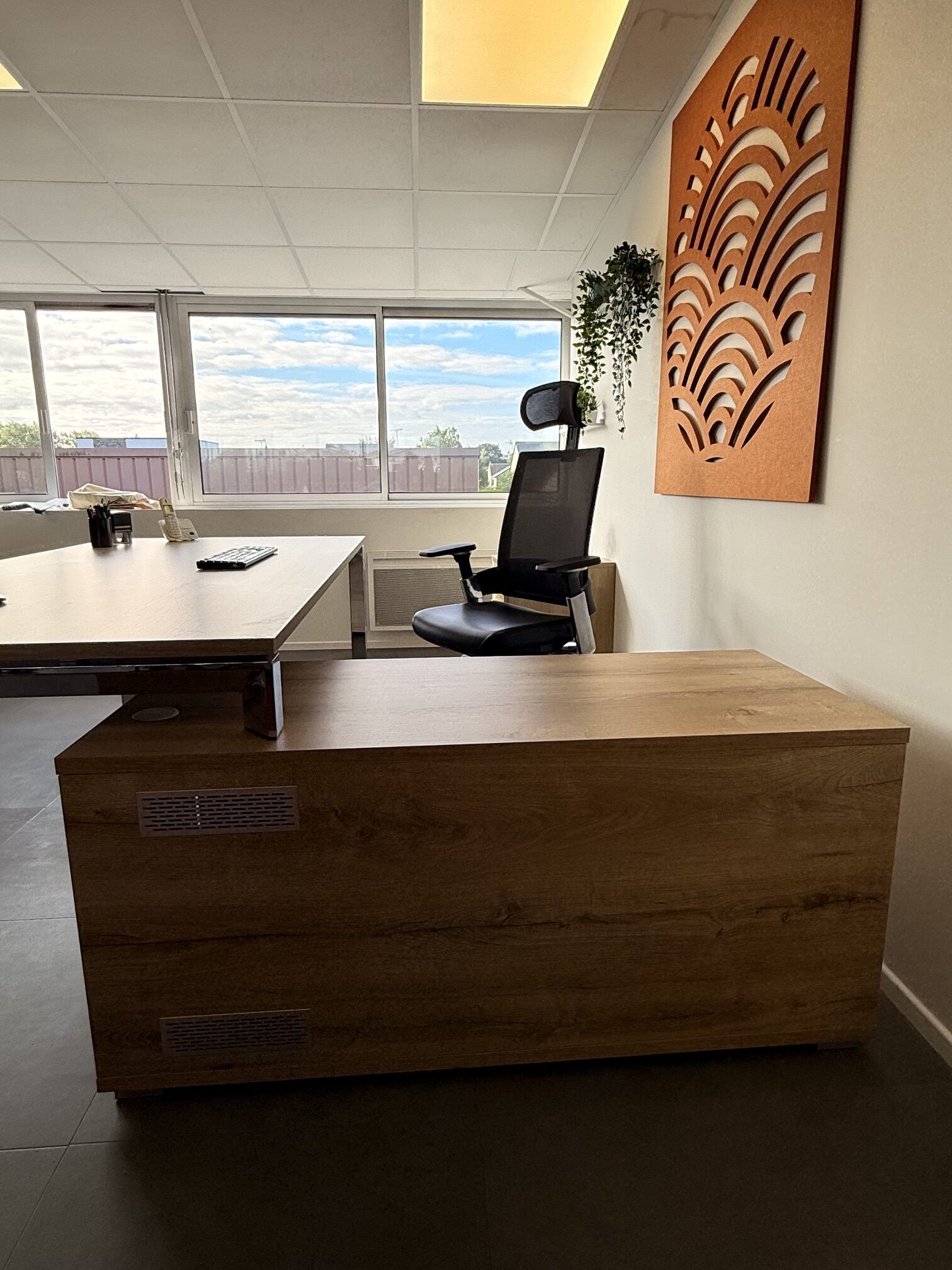 ENSEMBLE BUREAU DE DIRECTION - DÉSTOCKAGE SHOW-ROOM NEUF – Image 3