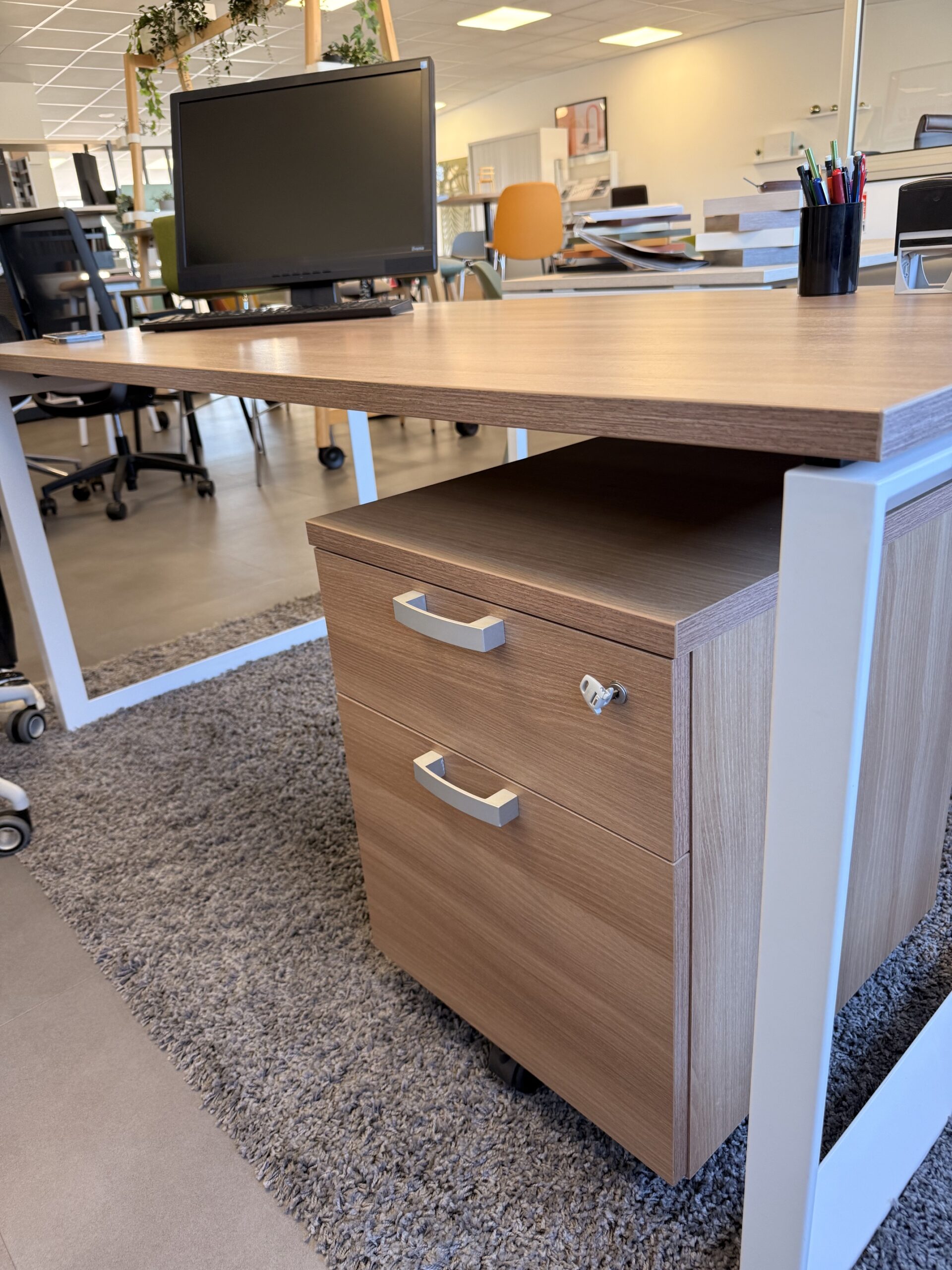 ENSEMBLE BUREAU ET RANGEMENT - DÉSTOCKAGE SHOW-ROOM NEUF – Image 4