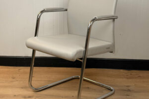 Chaise MOVING cuir gris