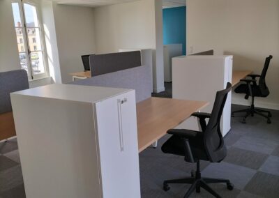 Résultat après montage des meubles de bureaux